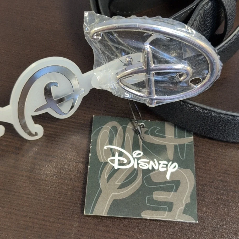 DISNEY 2024 Black Belt Size M Polished Metal Logo Buckle NWT